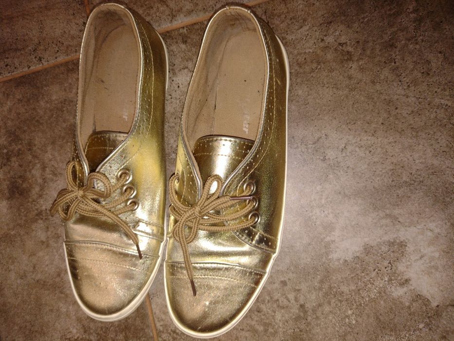 Дамски маратонки ,номер 39,40