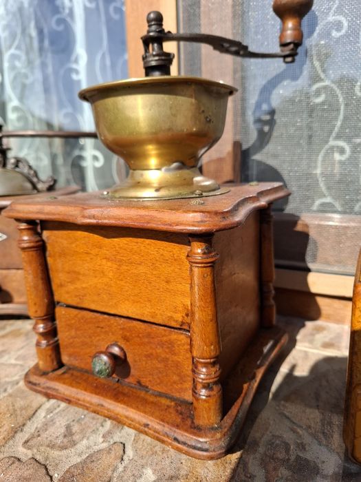 Rasnite de cafea de colectie