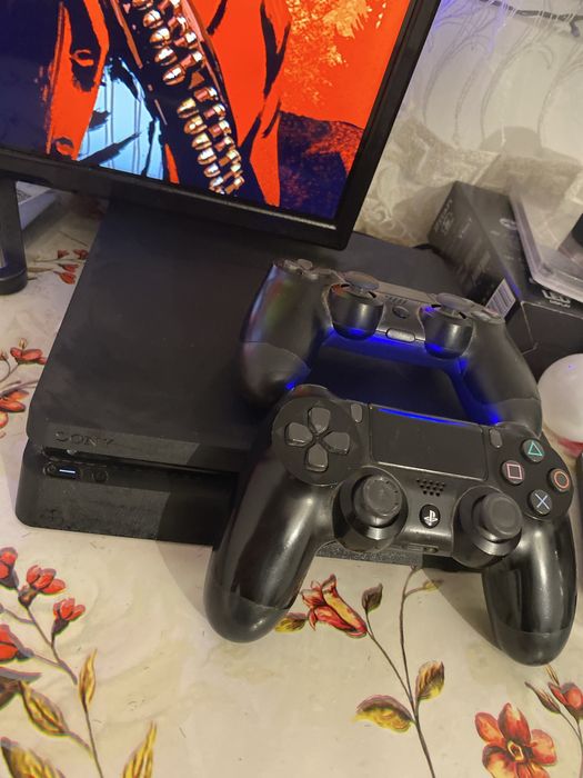Vand ps 4 slim full box plus jocuri