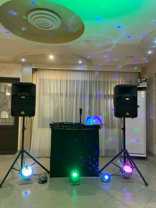 Vand Mackie srm 450 boxe makie meke active sunet rcf behringer 615D