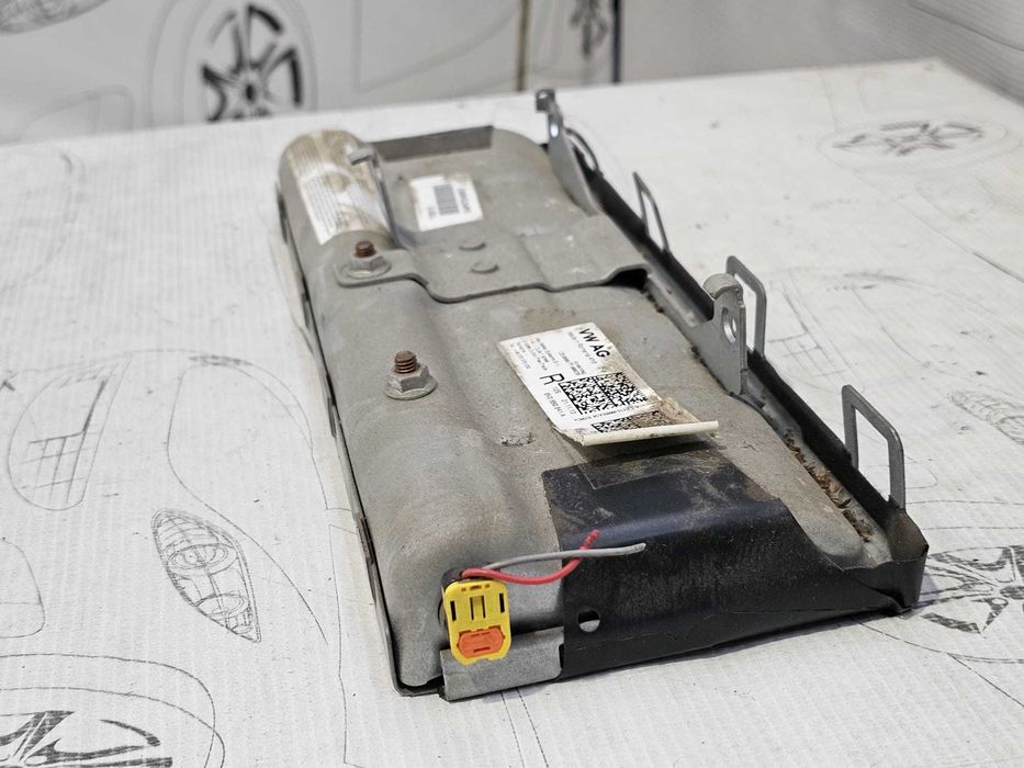Airbag genunchi sofer Audi A3 8V 2014 1.2 TFSI 77kW Cod OEM: 8V2880841A (5F3)