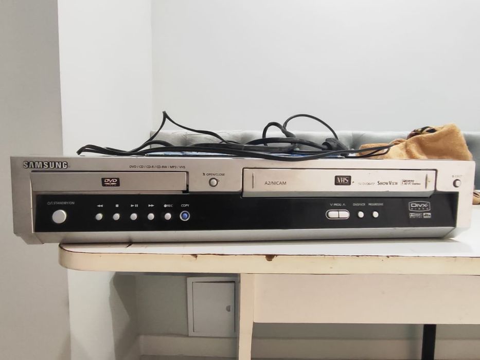 Продаю несколько DVD и VHS плееров