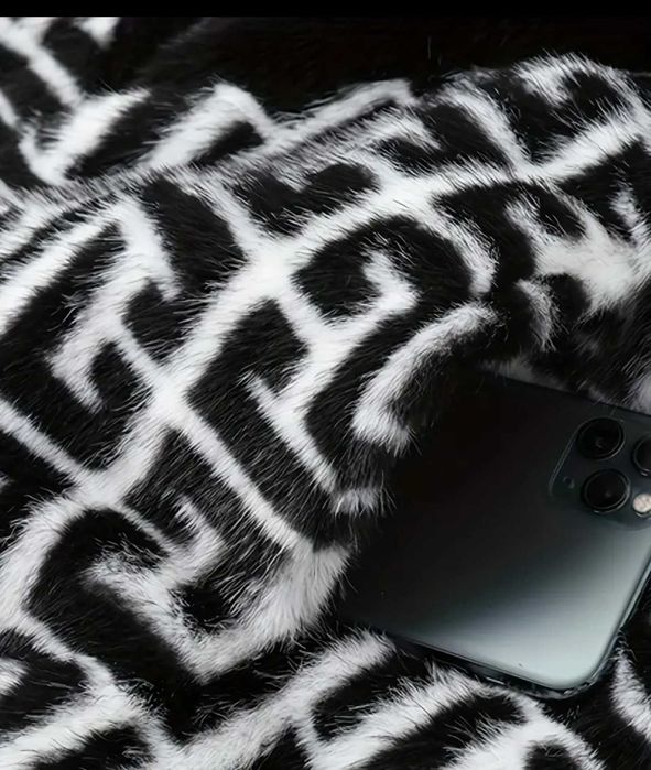 Бомбер Fendi, экомех , срочно!