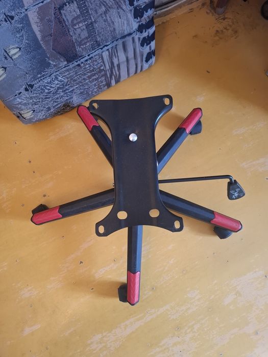 Кресло без спинки