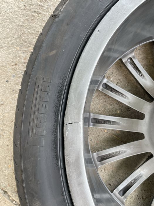 Оригинални AMG джанти Mercedes 20” - с пукнатини