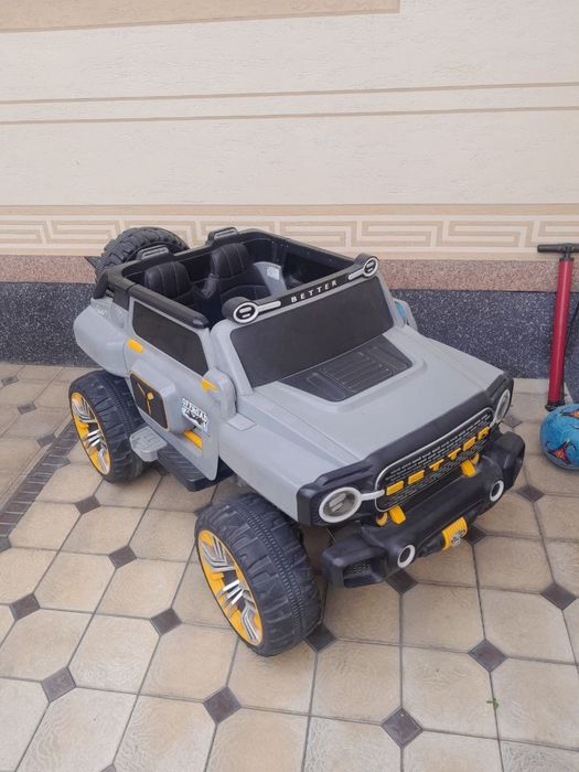 Bolalar moshinasi sotiladi