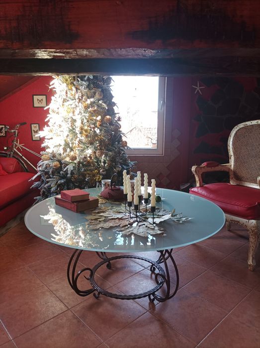 Маса, ковано желязо, матирано стъкло