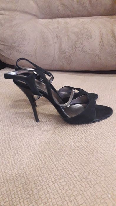 Босоножки продам