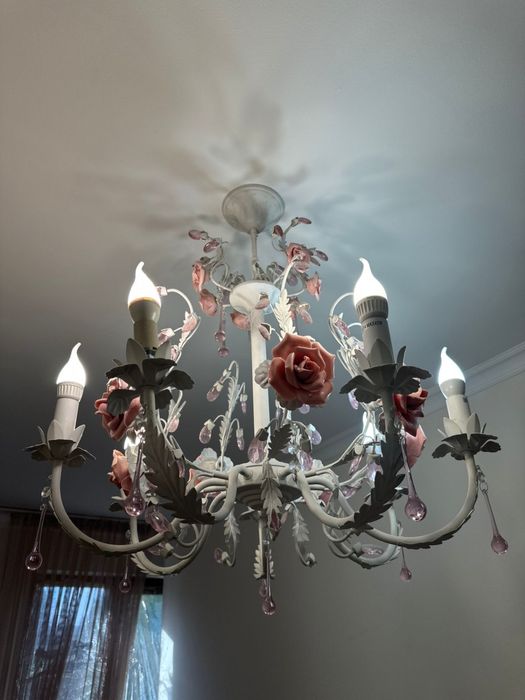 Продается люстра