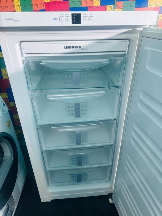 Вертикален фризер Liebher