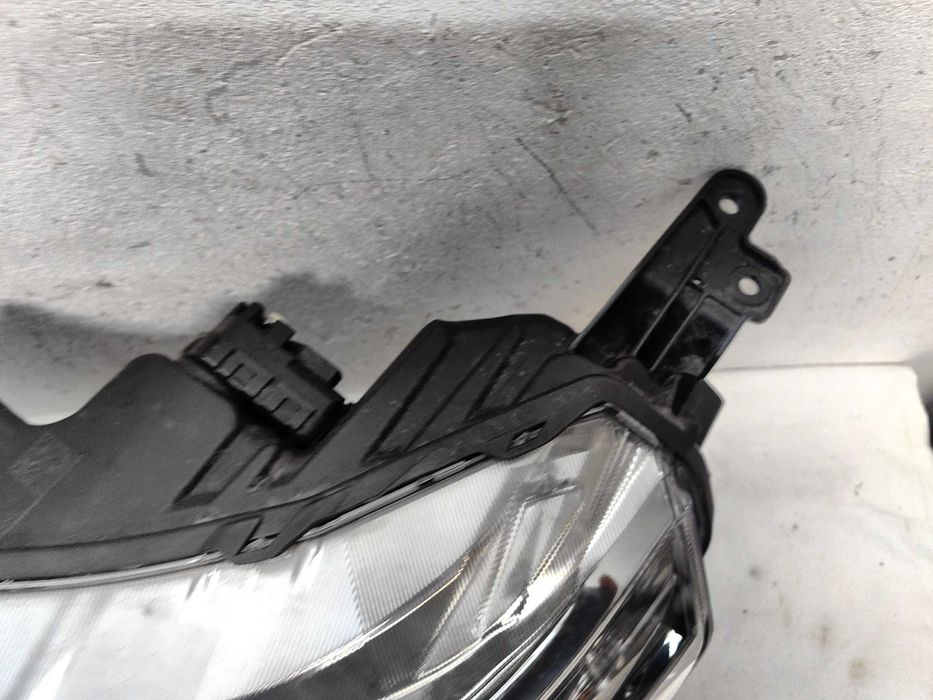 Оригинален фар Сузуки  Suzuki Vitara Feis Led