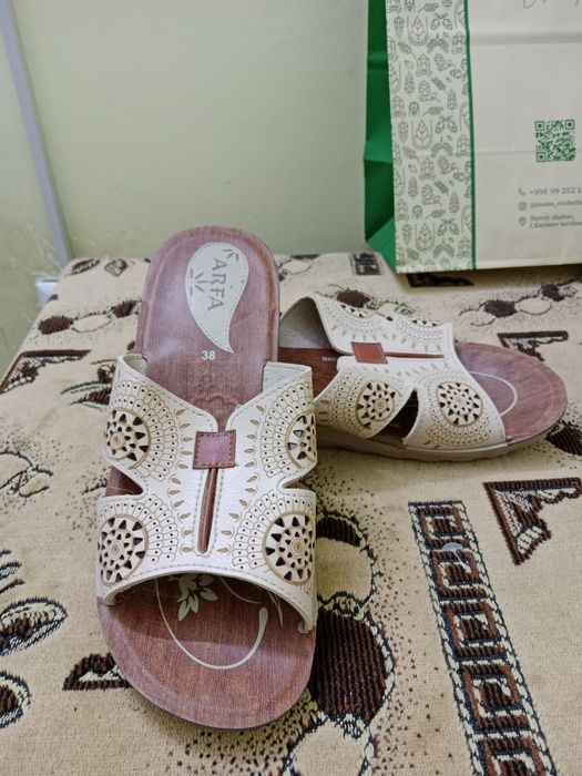 4 вида Женская обувь.