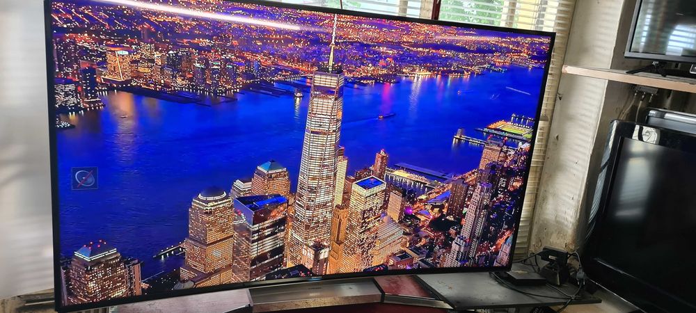 55 инча Samsung UE55HU8590 - 4K /Ultra HD/ Smart TV/ Wi-Fi/ Curved Panel- премиум модел