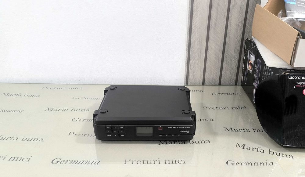 Media Center Box cu HDD, Porturi DVI, Component, S-Video, USB