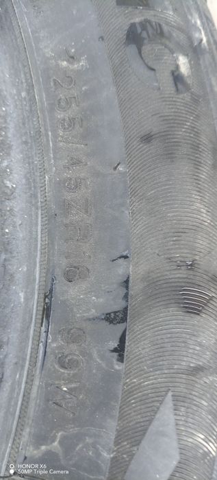 Срочно продам балоны в хорошем состоянии 255/45/R18