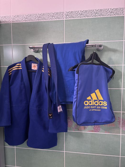 Adidas кимоно для дзюдо