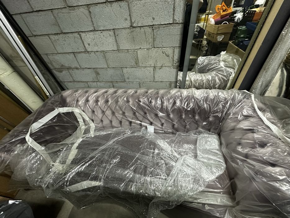 Диван сиреневого цвета