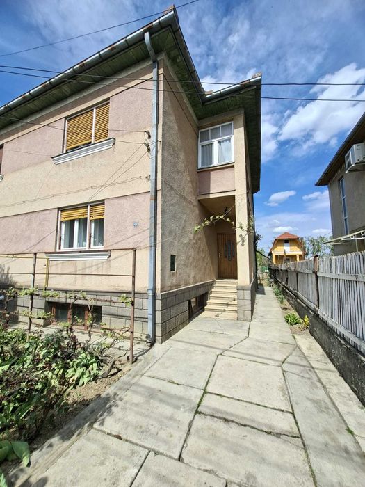 Casa de vanzare in zona linistita