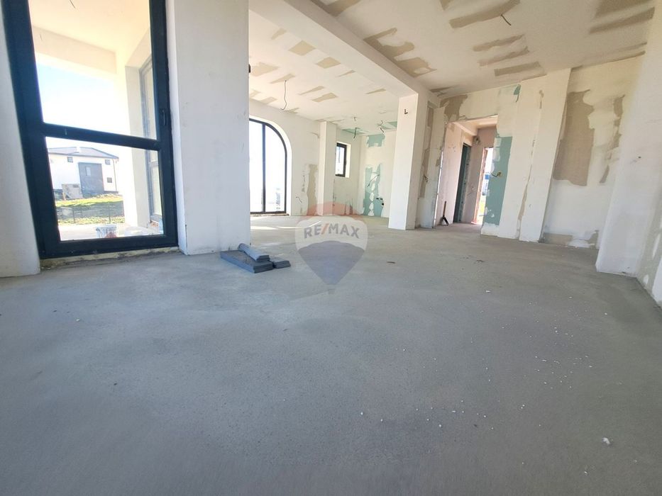 Фамилна двуетажна къща за продажба, с.Кичево, обл.Варна, ЙГ