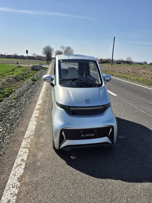 Vând mașinuța electrica Elbons 4ECO