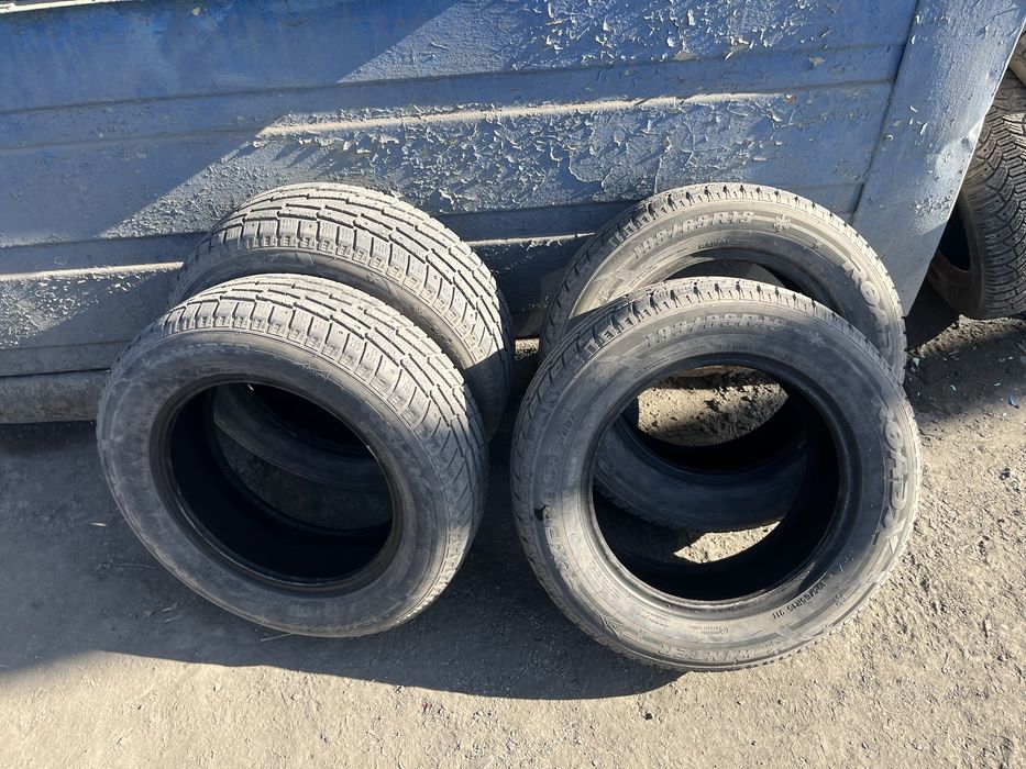 Продам шины R15 коплект