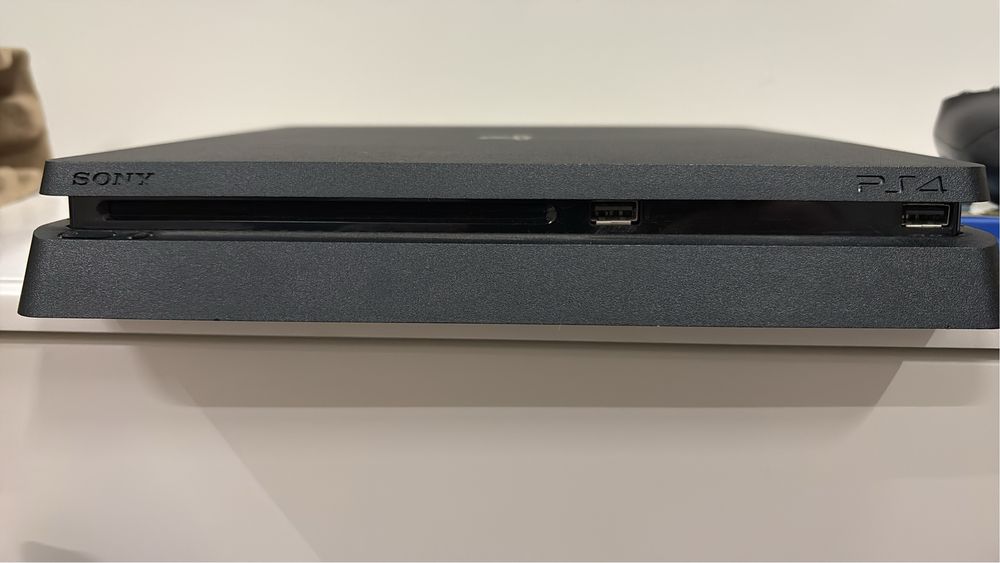 PlayStation 4 slim на 1000 гб