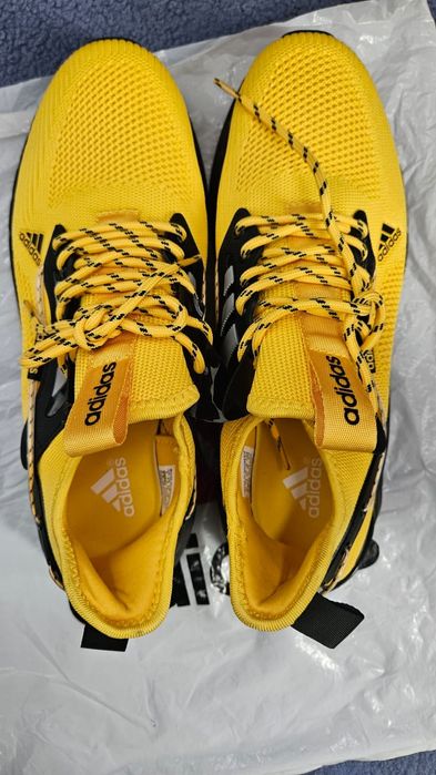 Продам Кроссовки Adidas