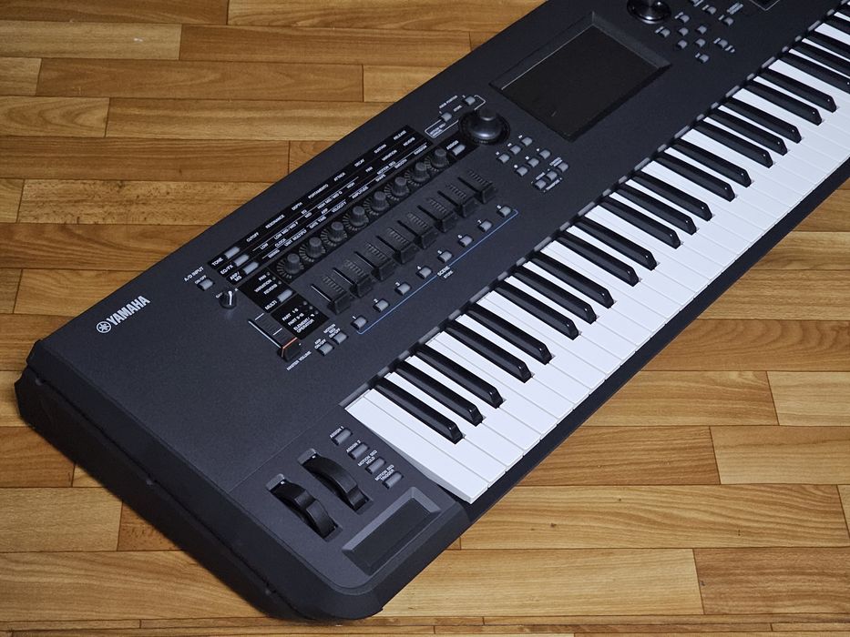 Профессиональный синтезатор YAMAHA MONTAGE 7