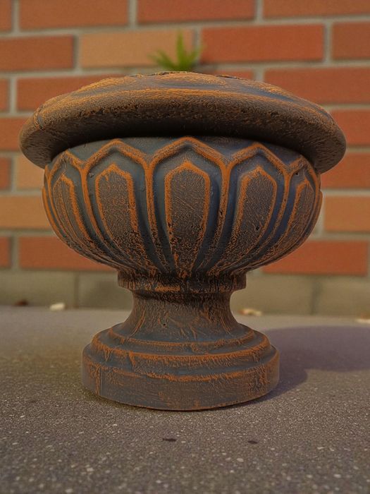 Ghiveci flori din beton