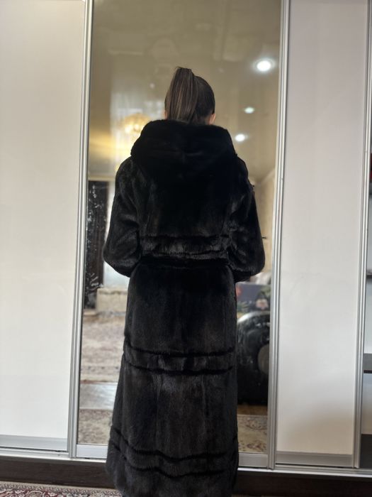 Продам норковую шубу