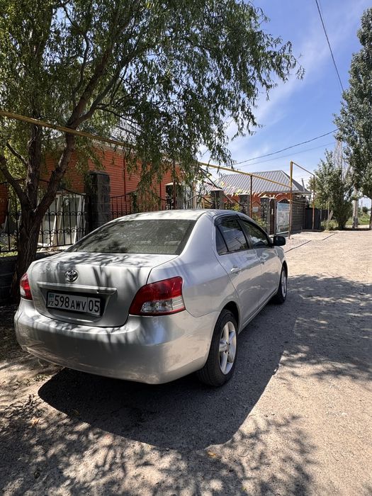 Toyota yaris 2008