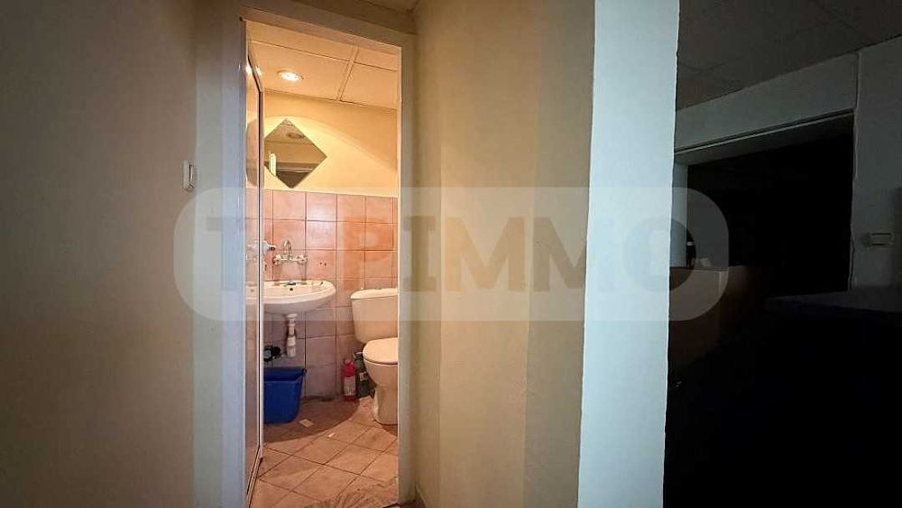 Сутеренен офис под наем с централна локация