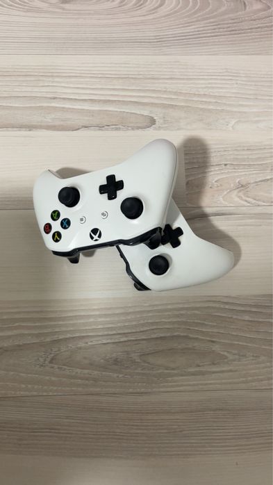 Vând Xbox One S, 600 lei