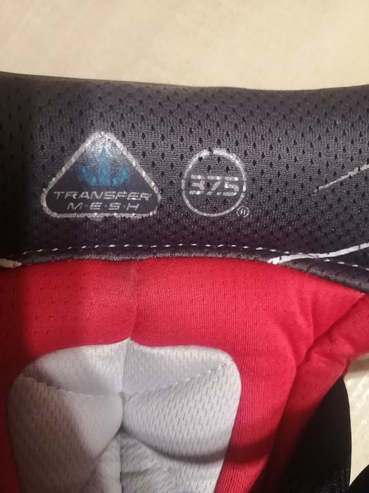 Вратарская  хоккейная форма