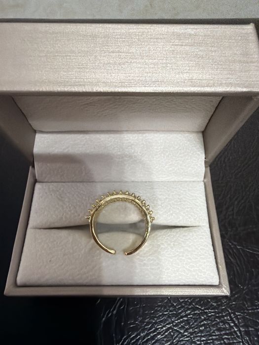 Кольца (бижутерия)