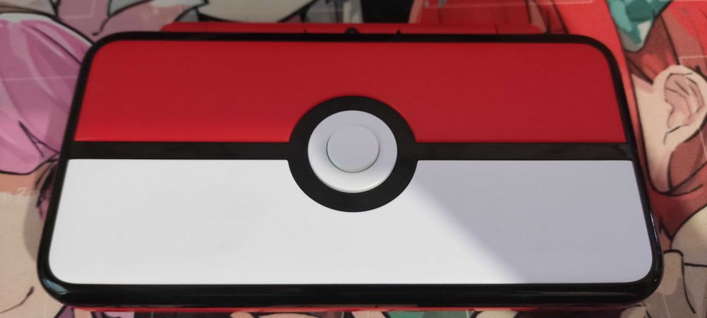 Nintendo 2DS XL Pokeball Limited Edition – Колекционерско състояние (CIB) Комплект