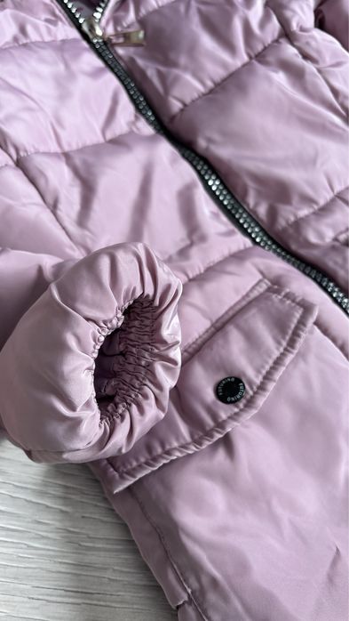 Продам. Куртка зимняя. девочке 122
