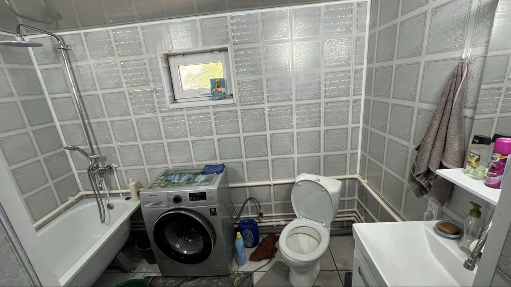 Продам дом в общем дворе срочно