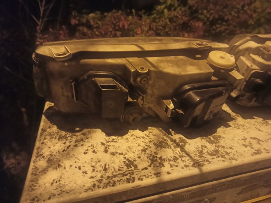 Фарове Hella за Volkswagen Passat B4