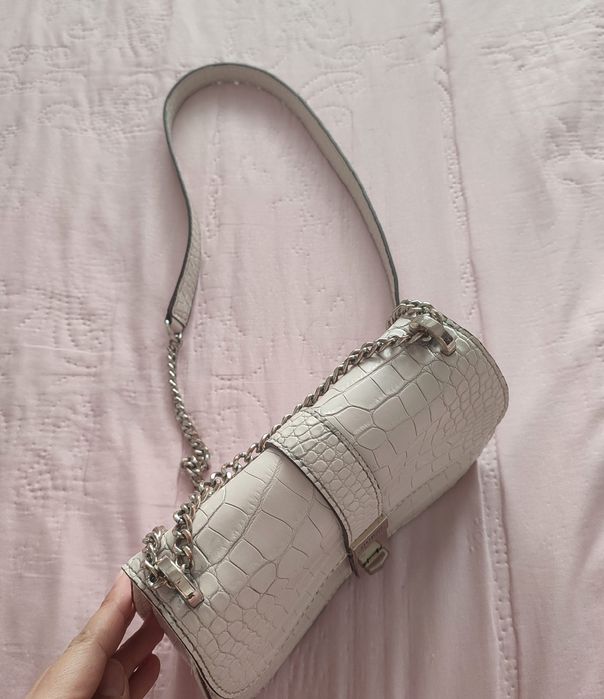 Дамска чанта Guess