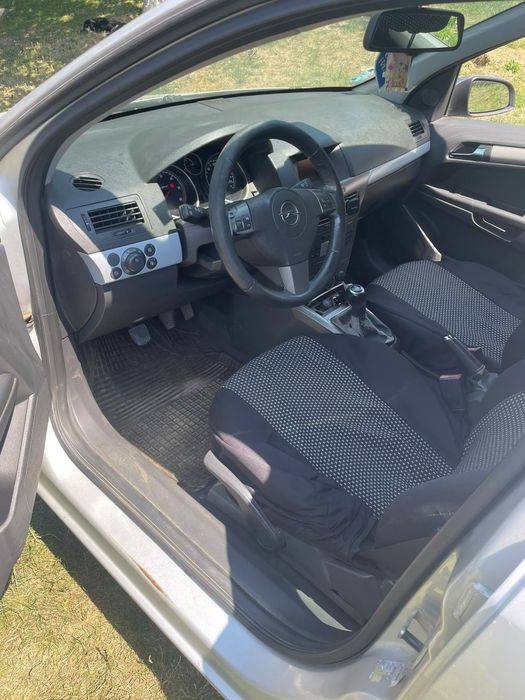 Vând Opel Astra H