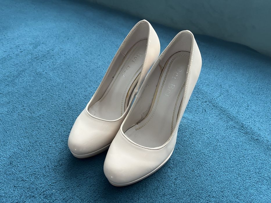 Pantofi cu toc marimea 36