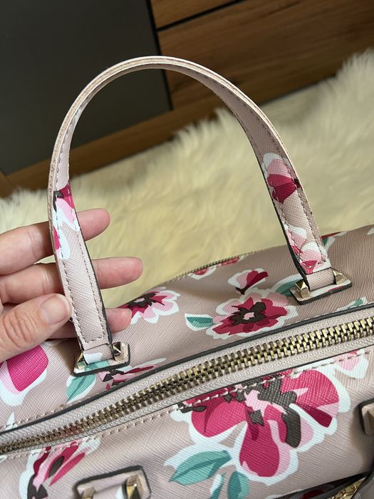 Чанта на цветя guess
