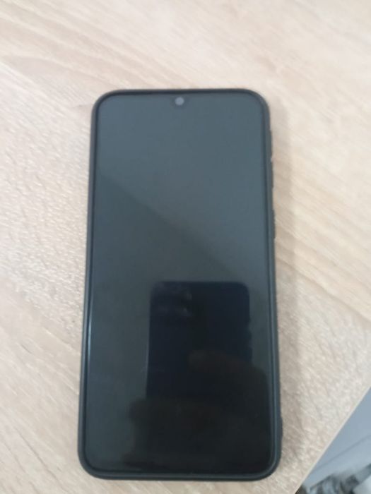 Продам телефон Samsung a40