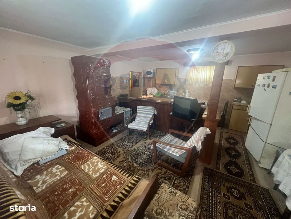 Casă 4 camere Bogza