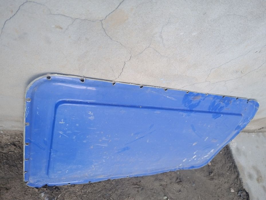 Damas uchun temir oyna rabochi