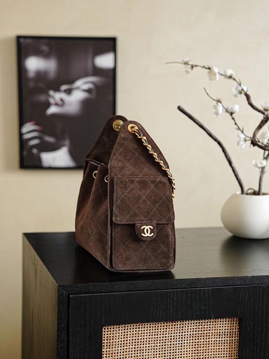 Велурена чанта Chanel