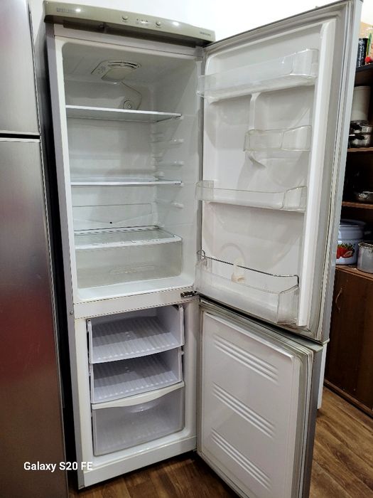 Продам холодильник Sumsung, двухкамерный