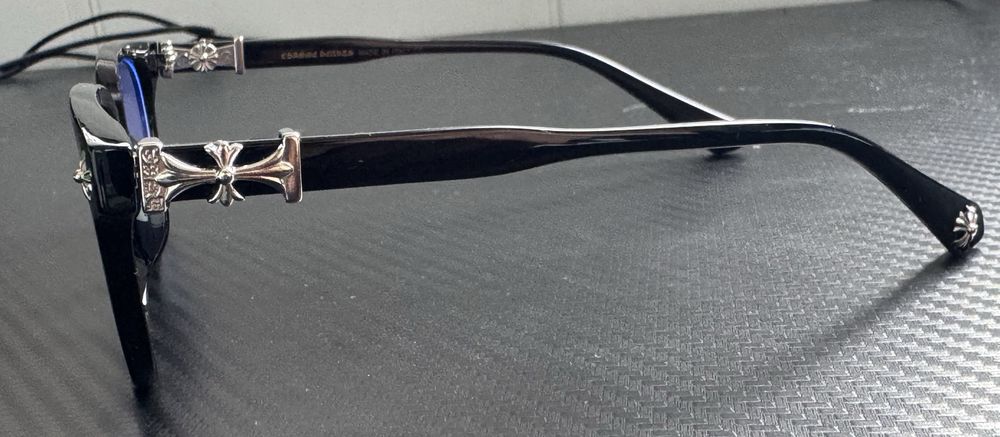 Черни очила на Chrome Hearts