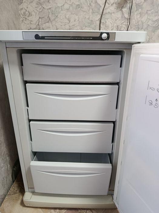 Продам морозильную камеру